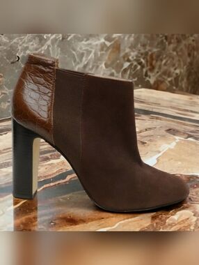 Trina Turk Wilshire Chocolate Brown Suede & Leather Ankle Boots - size  7½ M B